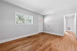 2889 Delray Dr NW, Atlanta, GA 30318 - Photo 5