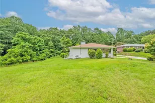 13 Brown St, Toccoa, GA 30577 - Photo 3