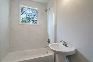 1081 Smith St SW, Atlanta, GA 30310 - Photo 11