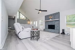 3702 Hembree Ln, Marietta, GA 30062 - Photo 3