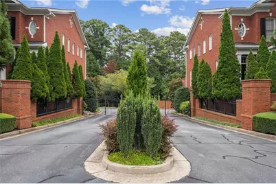 4288 Kingston Gate Cove #5, Atlanta, GA 30341 - Photo 3