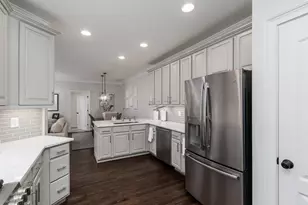 2537 Oglethorpe Cir NE, Brookhaven, GA 30319 - Photo 13