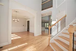 4012 Erin Dr, Alpharetta, GA 30022 - Photo 5