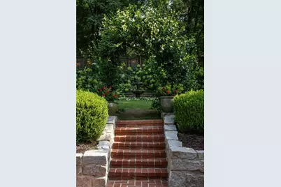 296 Eureka Drive NE, Atlanta, GA 30305 - Photo 33