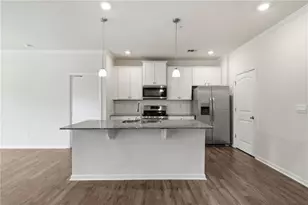 4410 Montberry Ln, Fairburn, GA 30213 - Photo 9