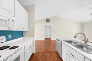3033 Bentley Park Cir, Gainesville, GA 30504 - Photo 13