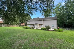 760 Kings Crest Ct, Fairburn, GA 30213 - Photo 11
