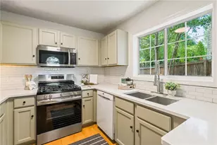 3281 Avensong Village Cir, Alpharetta, GA 30004 - Photo 11