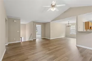 785 Pinewood Dr, Marietta, GA 30064 - Photo 11