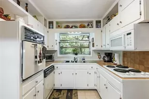 5230 Rosser Rd, Stone Mountain, GA 30087 - Photo 9