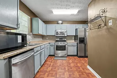 6258 Phillips Lake Court, Lithonia, GA 30058 - Photo 11