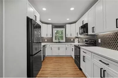208 Silver Springs Circle SW, Atlanta, GA 30310 - Photo 9