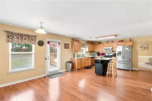 590 Buckingham Ter, Fairburn, GA 30213 - Photo 5