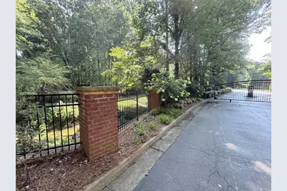 14 Carrington Way, Sandy Springs, GA 30328 - Photo 27