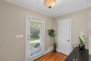 1040 Lindridge Dr NE, Atlanta, GA 30324 - Photo 3