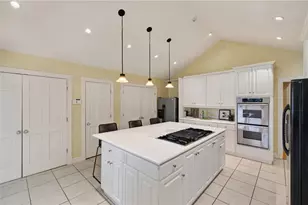 1040 Lindridge Dr NE, Atlanta, GA 30324 - Photo 17