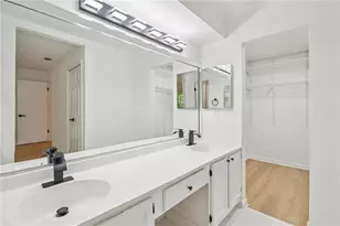 22 Dunwoody Springs Dr, Atlanta, GA 30328 - Photo 29