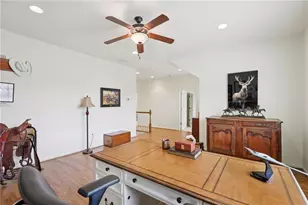 934 Grey Village Cir, Marietta, GA 30068 - Photo 23