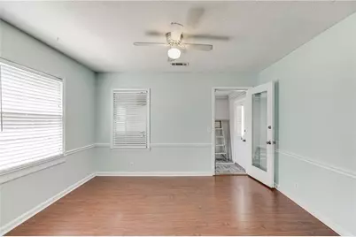 6076 Atlanta Highway, Flowery Branch, GA 30542 - Photo 9