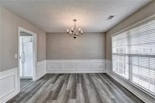 9210 Friarbridge Dr, Suwanee, GA 30024 - Photo 5