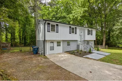 394 Burr Oak Court, Lawrenceville, GA 30046 - Photo 3