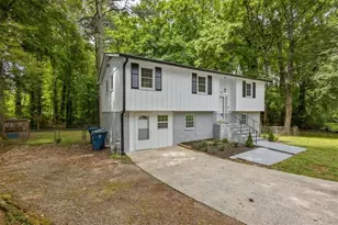 394 Burr Oak Ct, Lawrenceville, GA 30046 - Photo 3