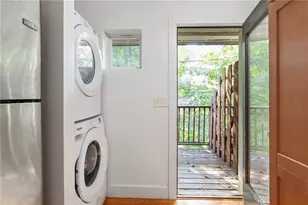 2023 Oakview Rd SE, Atlanta, GA 30317 - Photo 9