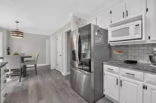 3735 Warwick Way, Snellville, GA 30039 - Photo 5