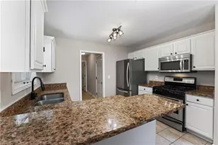 514 Parkstone Ln, Woodstock, GA 30189 - Photo 9