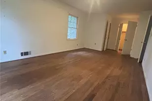 2910 Knollwood Trail, East Point, GA 30344 - Photo 17