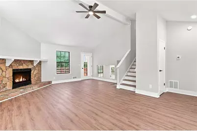 5641 Clifton Place, Stone Mountain, GA 30087 - Photo 5