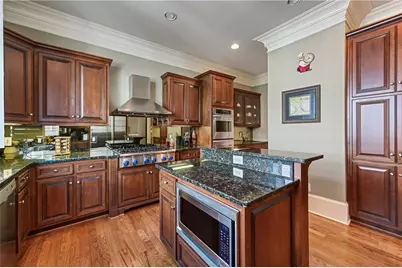 3475 Roxboro Road NE #10, Atlanta, GA 30326 - Photo 15