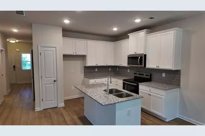 133 Jaxton Street, Hoschton, GA 30548 - Photo 3