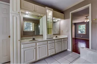 6963 Whispering Oaks Court, Stone Mountain, GA 30087 - Photo 21