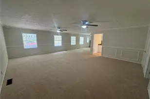 8497 Stonewall Jackson Dr, Jonesboro, GA 30238 - Photo 13