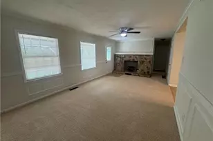 8497 Stonewall Jackson Dr, Jonesboro, GA 30238 - Photo 5