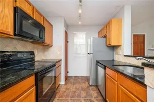915 Wentworth Ct, Johns Creek, GA 30022 - Photo 11