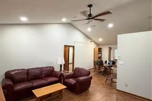 1094 Crystal Lake Rd, Atlanta, GA 30349 - Photo 13