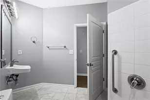 10 Perimeter Summit Blvd NE, Atlanta, GA 30319 - Photo 15