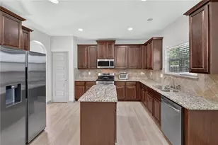 3559 Lake End Dr, Loganville, GA 30052 - Photo 9