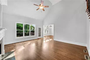 2414 Glenmore Ln, Snellville, GA 30078 - Photo 9