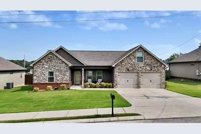 188 Franklin Circle, Fort Oglethorpe, GA 30742 - Photo 1