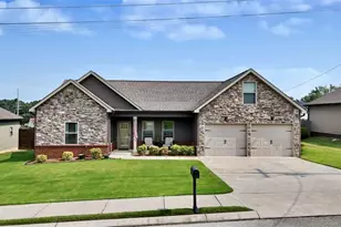 188 Franklin Cir, Fort Oglethorpe, GA 30742 - Photo 1