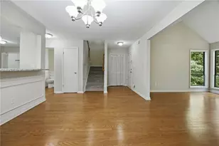 410 N Eagles Bluff, Alpharetta, GA 30022 - Photo 5