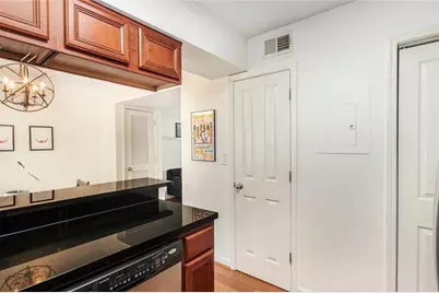 6940 Roswell Road #16B, Atlanta, GA 30328 - Photo 11