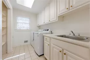 5274 Wyntercreek Way, Dunwoody, GA 30338 - Photo 33