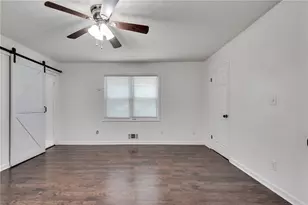 597 Field Cliff Dr, Stone Mountain, GA 30087 - Photo 3