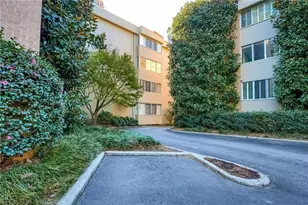 2734 Peachtree Rd NW, Atlanta, GA 30305 - Photo 17