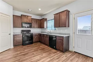 337 Darling Ln, Pendergrass, GA 30567 - Photo 5