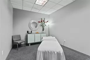 3338 Peachtree Rd NE, Atlanta, GA 30326 - Photo 29